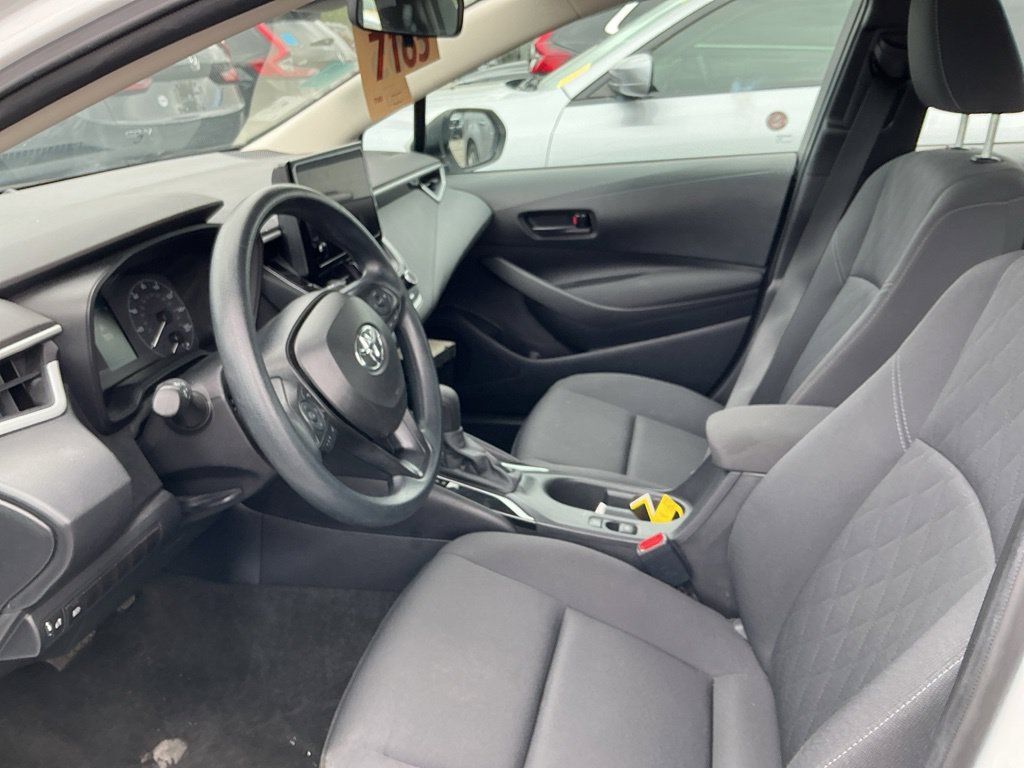 Used 2025 Toyota Corolla LE FWD image 13