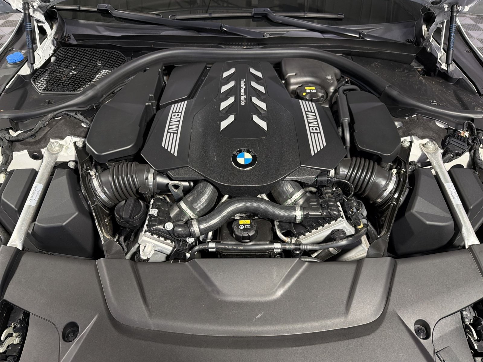 Used 2022 BMW 750i xDrive w/ Executive Package AWD/4WD image 30