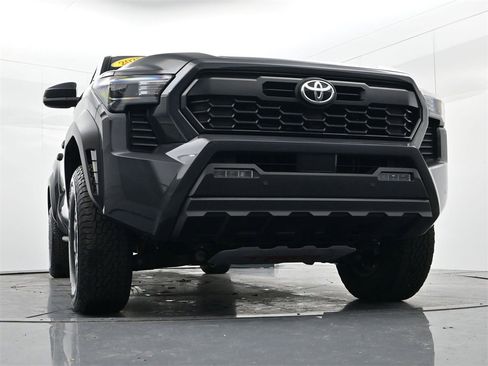 Used 2025 Toyota Tacoma TRD Off-Road w/ TRD Off Road Upgrade Package image 40