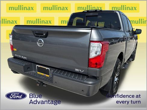 Used 2021 Nissan Titan SV w/ SV Convenience Package RWD image 4