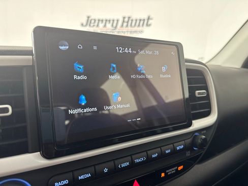 Used 2025 Hyundai Venue Limited image 26
