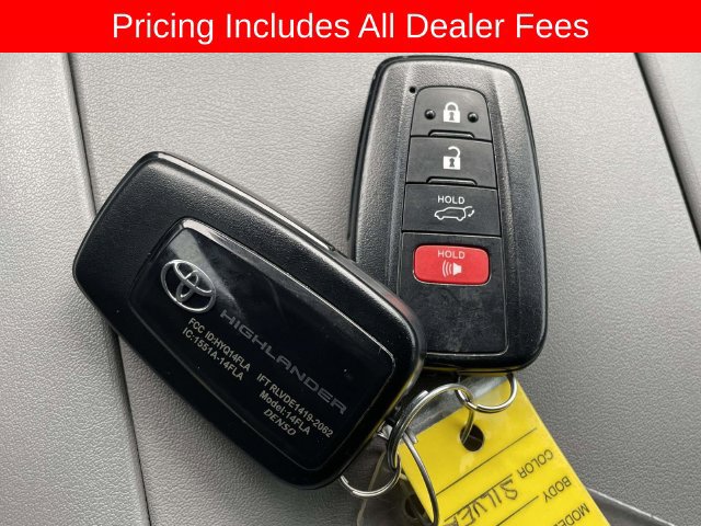 Used 2023 Toyota Highlander XLE FWD image 33