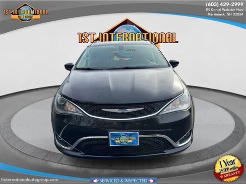 Used 2018 Chrysler Pacifica Touring-L Plus image 3