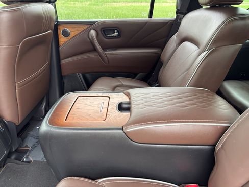 Used 2017 INFINITI QX80 Limited w/ All Season Package image 13