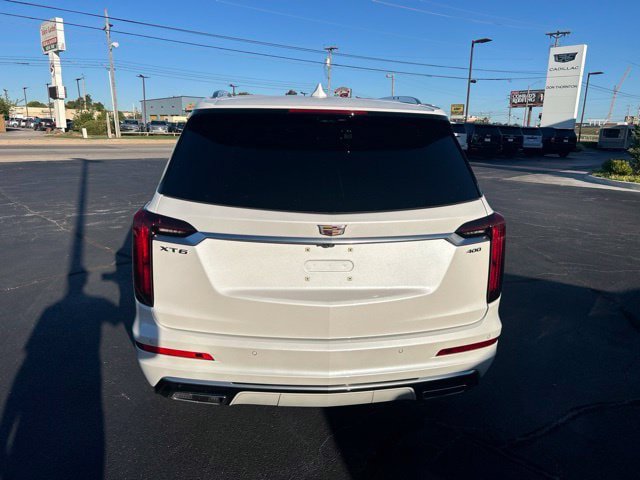 Used 2022 Cadillac XT6 Premium Luxury w/ Technology Package FWD image 7