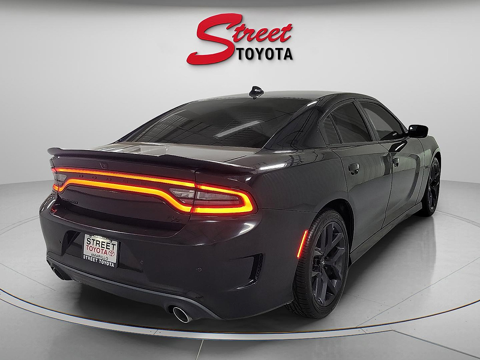 Used 2023 Dodge Charger R/T w/ Blacktop Package RWD image 4