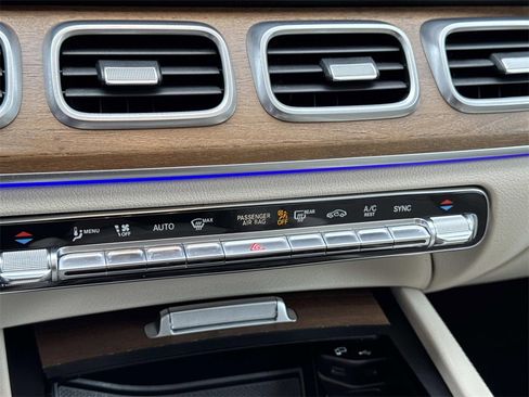 Used 2022 Mercedes-Benz GLE 350 4MATIC w/ Premium Package image 24