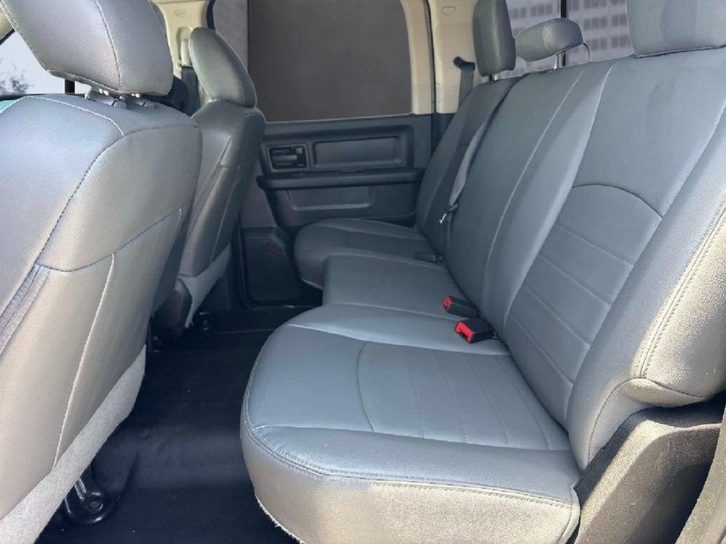 Used 2019 RAM 1500 Tradesman w/ Chrome Appearance Group RWD image 12