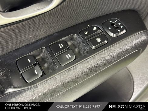 Used 2016 Kia Soul + FWD image 18