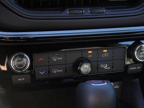 New 2026 Jeep Compass Latitude image 24