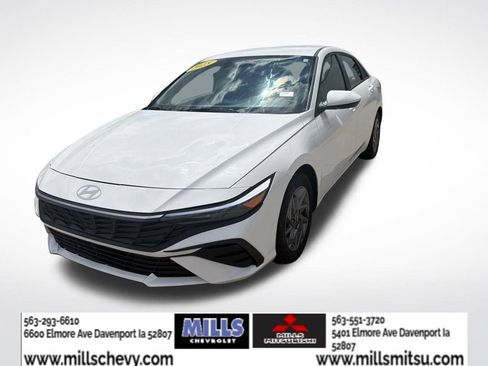 Used 2025 Hyundai Elantra Hybrid FWD image 1