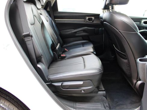 Used 2021 Kia Sorento S w/ Panoramic Sunroof Package FWD image 44