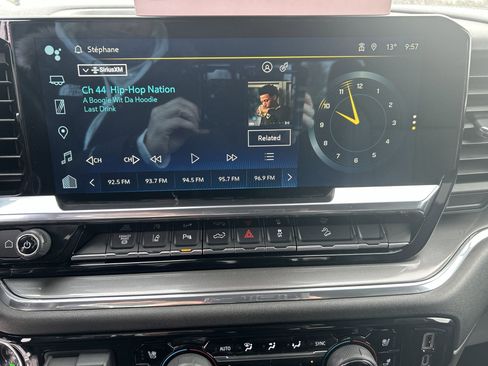 Used 2024 Chevrolet Silverado 2500 High Country w/ High Country Premium Package image 16