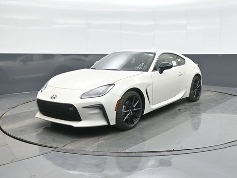 New 2026 Toyota GR86 Premium RWD image 4