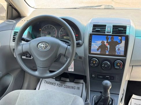 Used 2010 Toyota Corolla LE FWD image 17