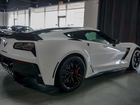 Used 2017 Chevrolet Corvette Z06 w/ Z07 Performance Package image 35
