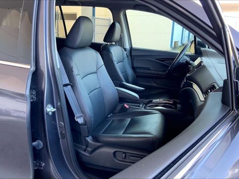 Used 2020 Honda Pilot Touring image 8