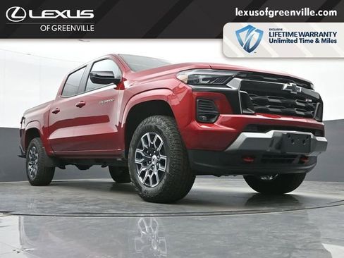 Used 2025 Chevrolet Colorado Z71 w/ Technology Package AWD/4WD image 35