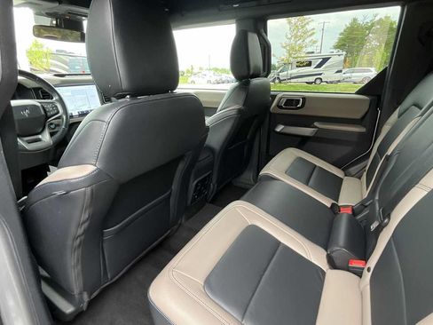 Used 2022 Ford Bronco Wildtrak AWD/4WD image 13