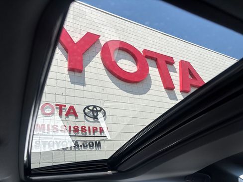 New 2026 Toyota Camry SE FWD image 18