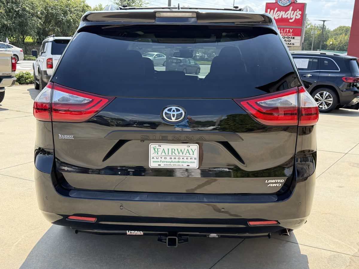 Used 2020 Toyota Sienna Limited Premium w/ Carpet Mat Package AWD/4WD image 7