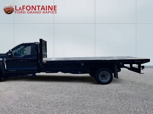 Used 2025 Ford F550 4x4 Regular Cab Super Duty w/ XL Chrome Package image 4