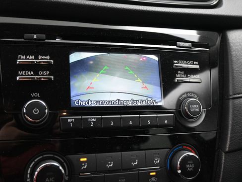 Used 2017 Nissan Rogue S w/ Appearance Package FWD image 28