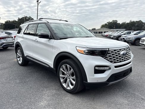 Used 2022 Ford Explorer Platinum w/ Equipment Group 601A image 7