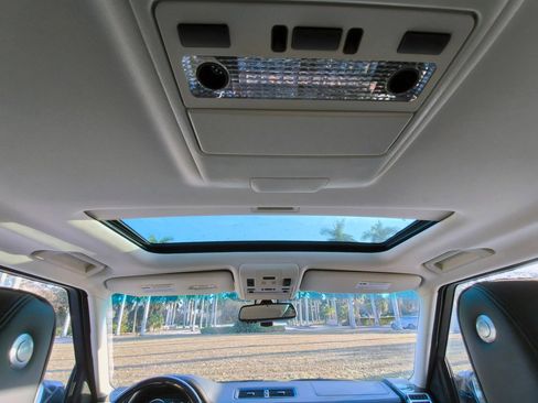 Used 2012 Land Rover Range Rover Supercharged image 9