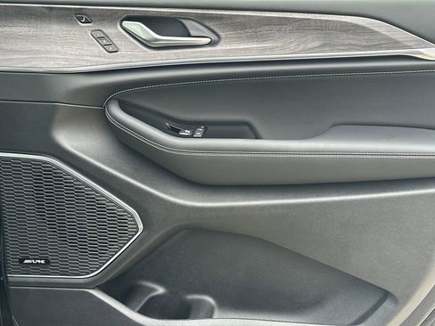 Used 2024 Jeep Grand Cherokee L Overland w/ Advanced Protech Group III image 15