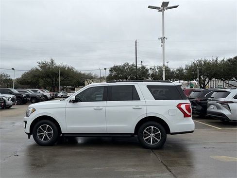 Used 2021 Ford Expedition XLT image 4