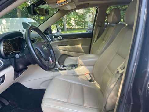 Used 2021 Jeep Grand Cherokee Limited AWD/4WD image 15