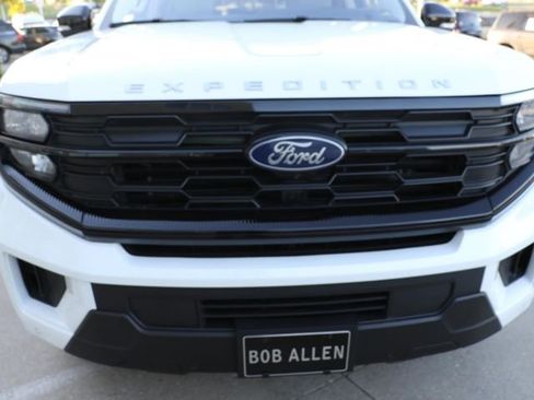 Used 2025 Ford Expedition Active AWD/4WD image 10