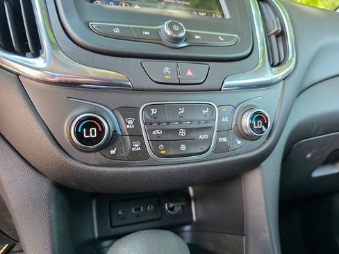 Used 2024 Chevrolet Equinox LT FWD image 22