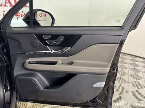 New 2026 Lincoln Corsair Premiere image 21