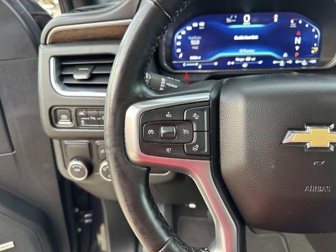 Used 2023 Chevrolet Suburban Premier image 25