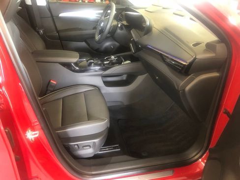 Used 2025 Buick Envision Avenir AWD/4WD image 4