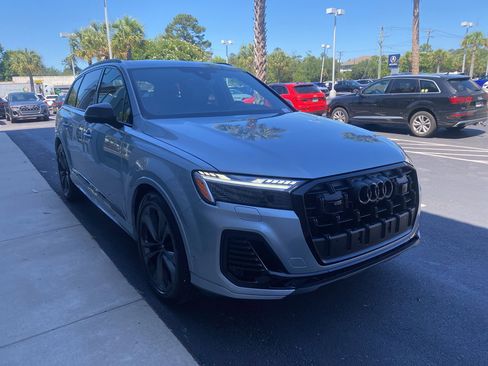 New 2025 Audi Q7 3.0T Prestige image 3