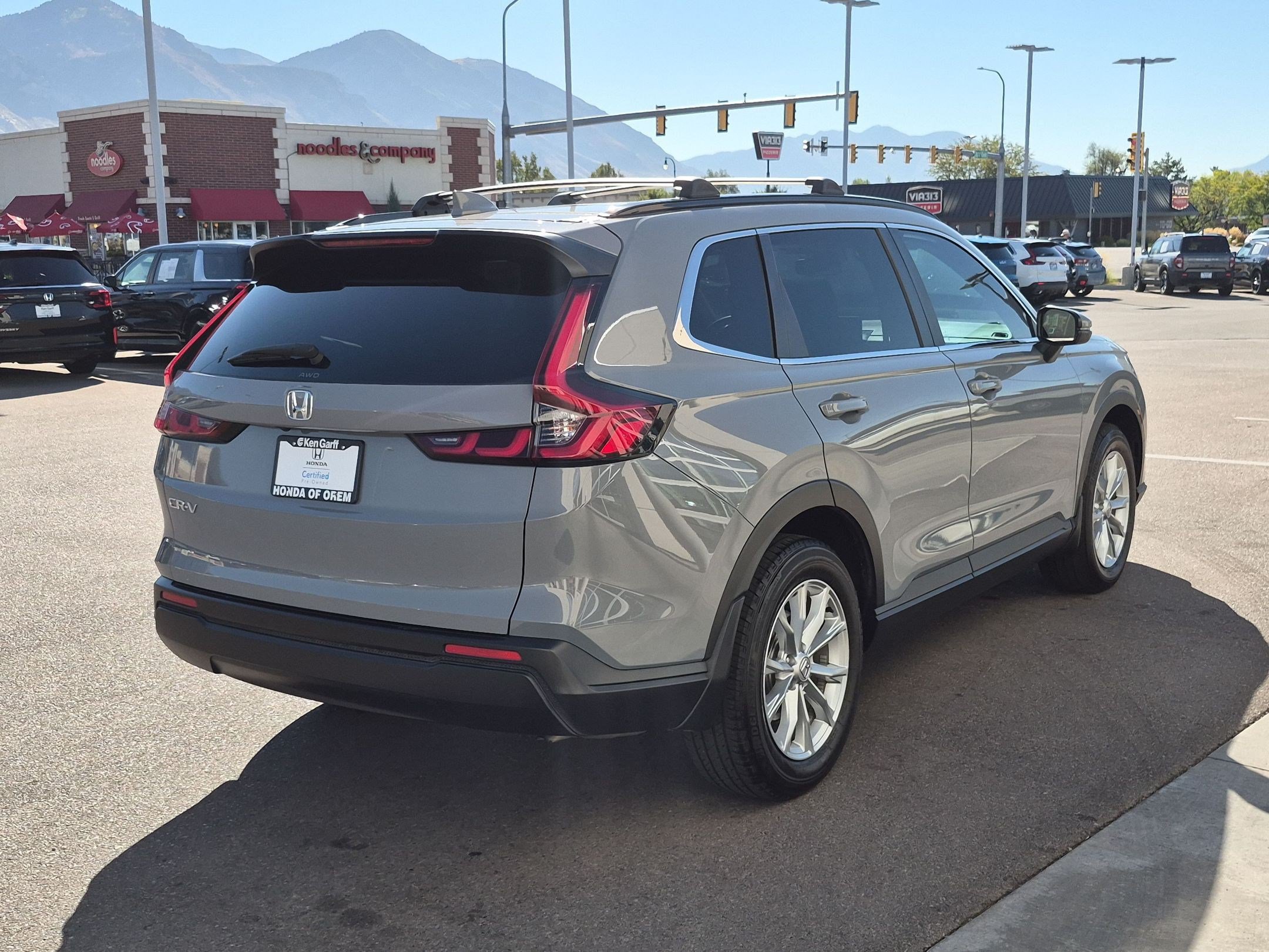 Used 2024 Honda CR-V EX image 3