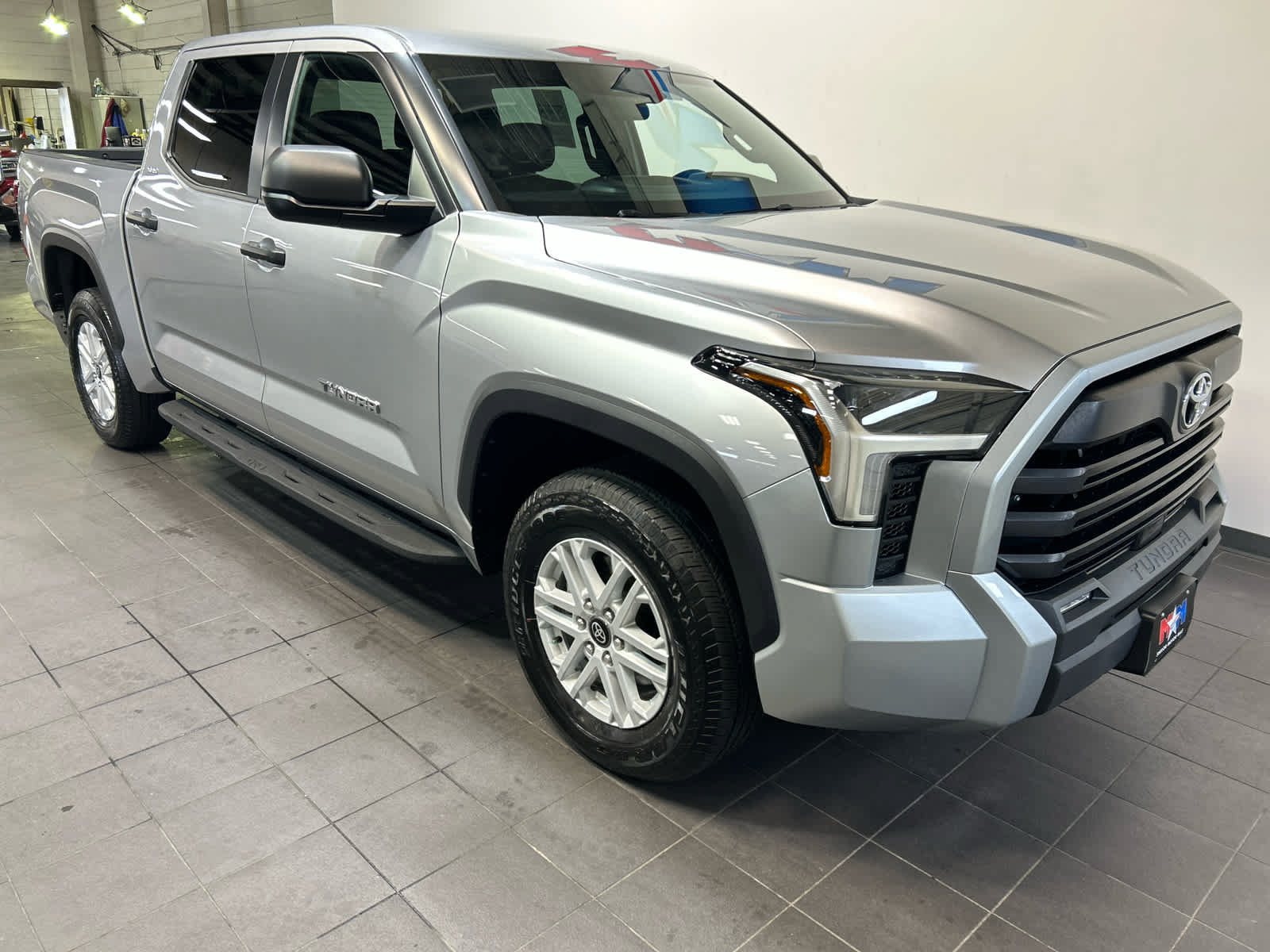 Used 2025 Toyota Tundra SR5 AWD/4WD image 2