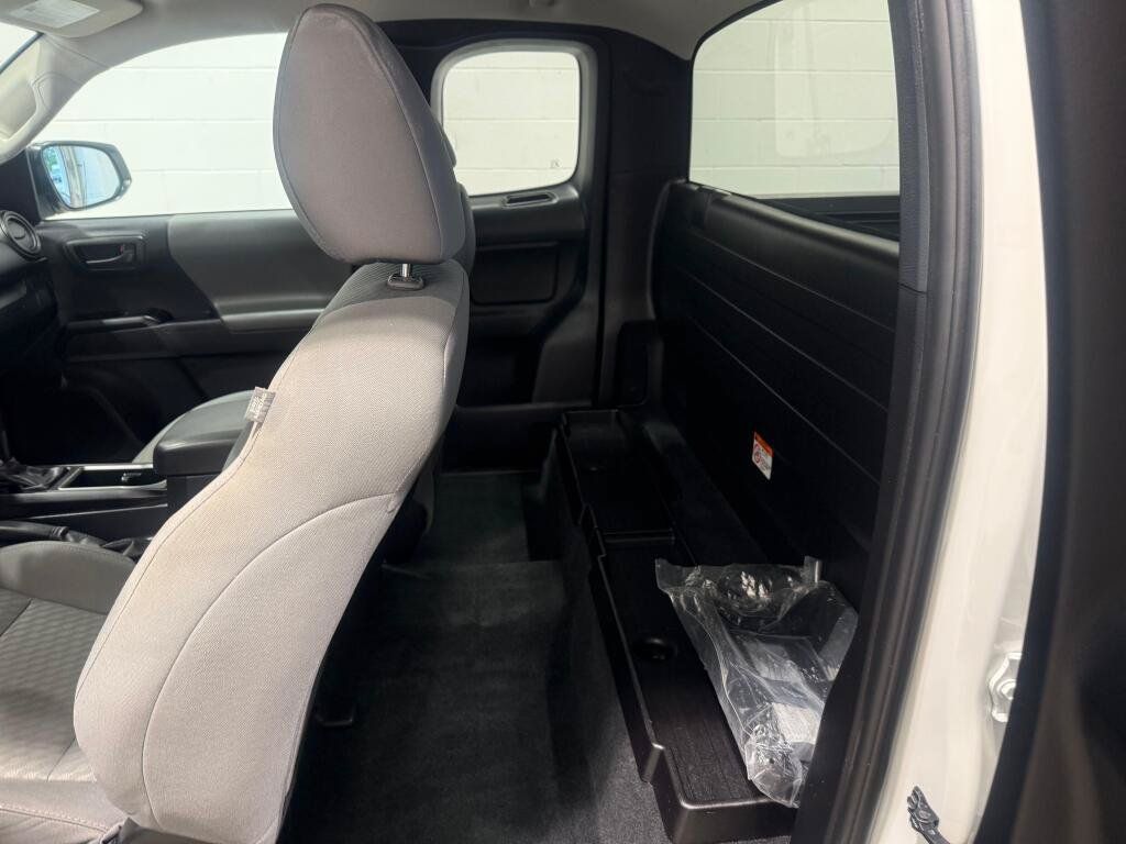 Certified 2023 Toyota Tacoma SR AWD/4WD image 17