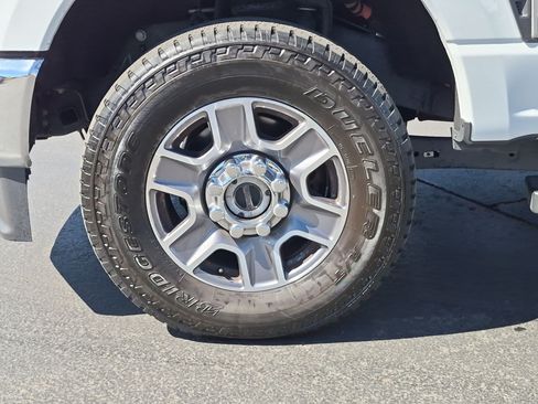 Certified 2025 Ford F250 Lariat AWD/4WD image 13