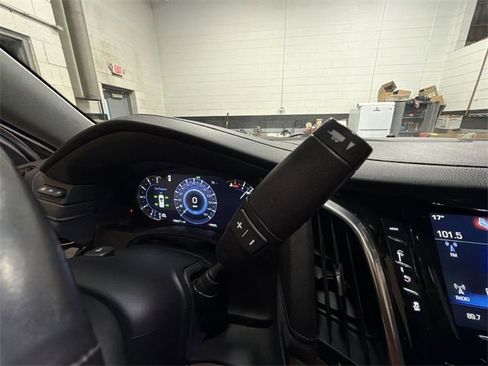 Used 2018 Cadillac Escalade Luxury image 20