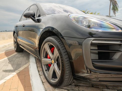 Used 2022 Porsche Macan GTS AWD/4WD image 12