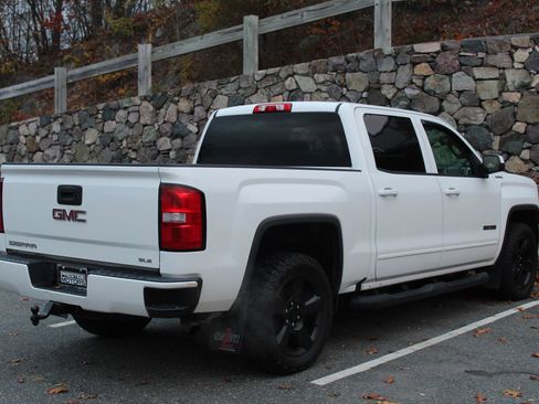 Used 2017 GMC Sierra 1500 SLE w/ SLE Value Package image 9