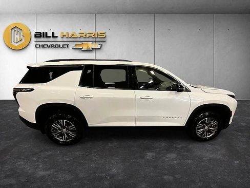 Used 2026 Chevrolet Traverse LT w/ LPO, Floor Liner Package AWD/4WD image 10