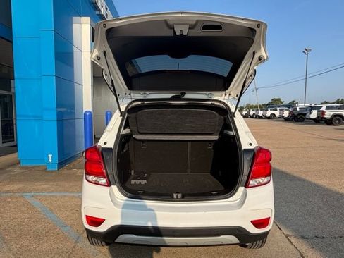 Used 2022 Chevrolet Trax LT w/ LT Convenience Package FWD image 10