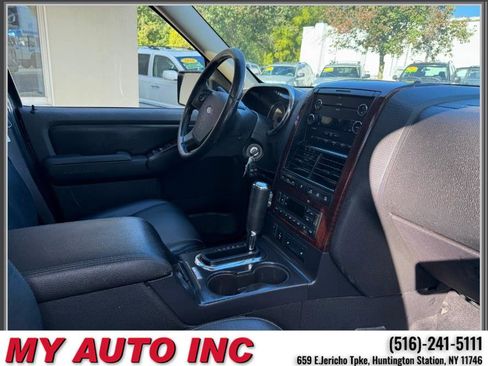 Used 2010 Ford Explorer Limited image 26