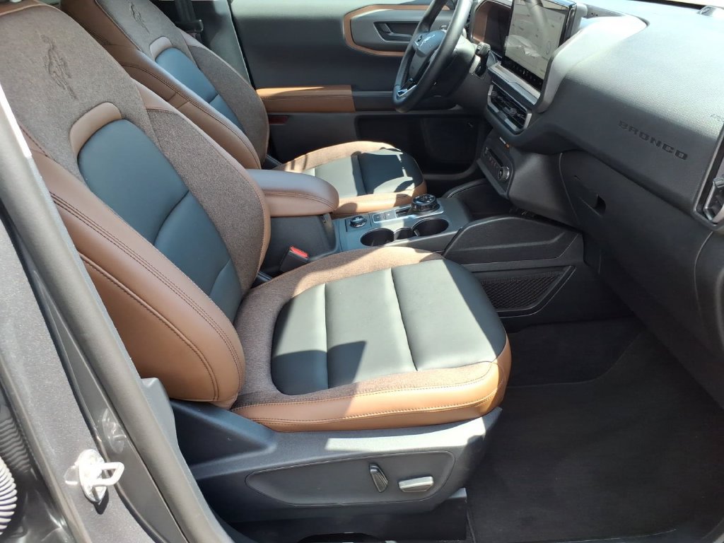 Certified 2025 Ford Bronco Sport Outer Banks w/ Outer Banks Tech Package+ AWD/4WD image 8