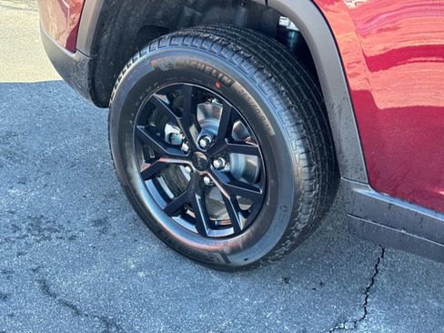 New 2026 Jeep Grand Cherokee Altitude AWD/4WD image 11